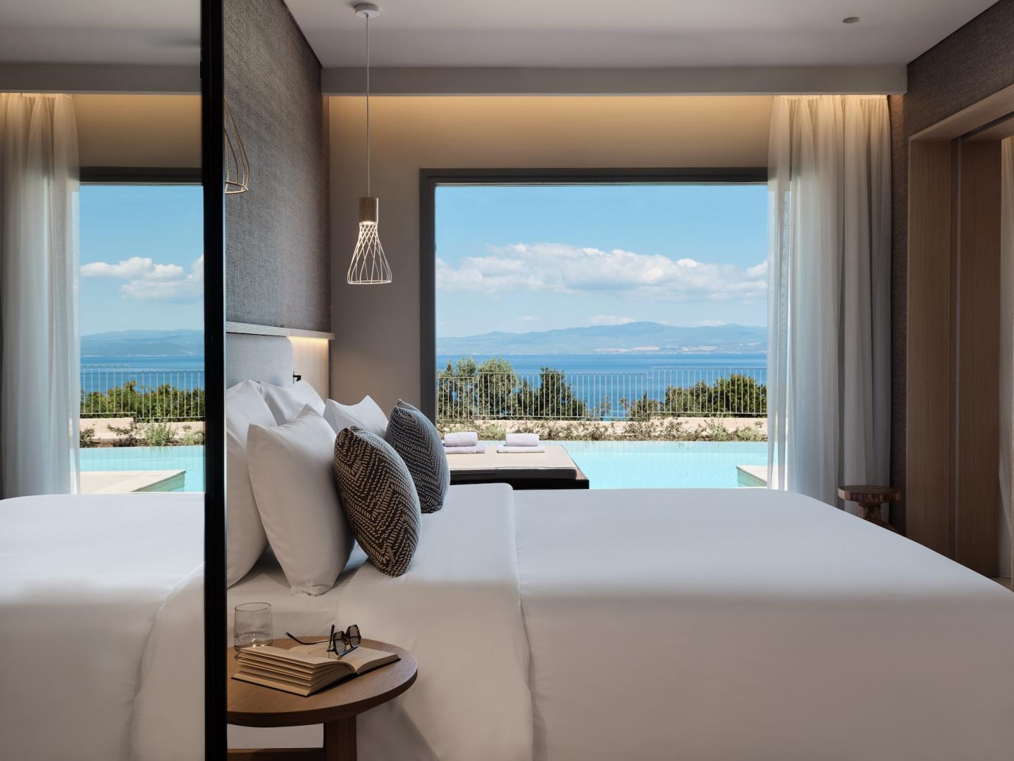 Σουίτα Panoramic δύο δωματίων με θέα στη θάλασσα, ιδιωτική πισίνα & τζακούζι