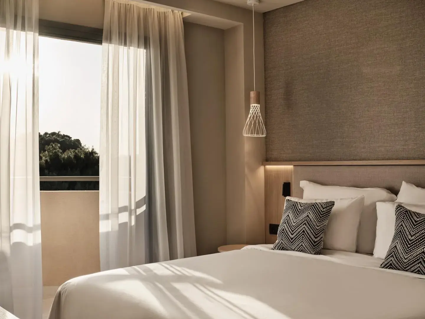 One-Bedroom Suite with Sea View