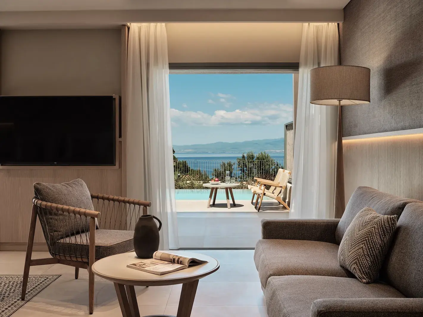 One-Bedroom Panoramic Suite with Sea View, Private Pool & Jacuzzi