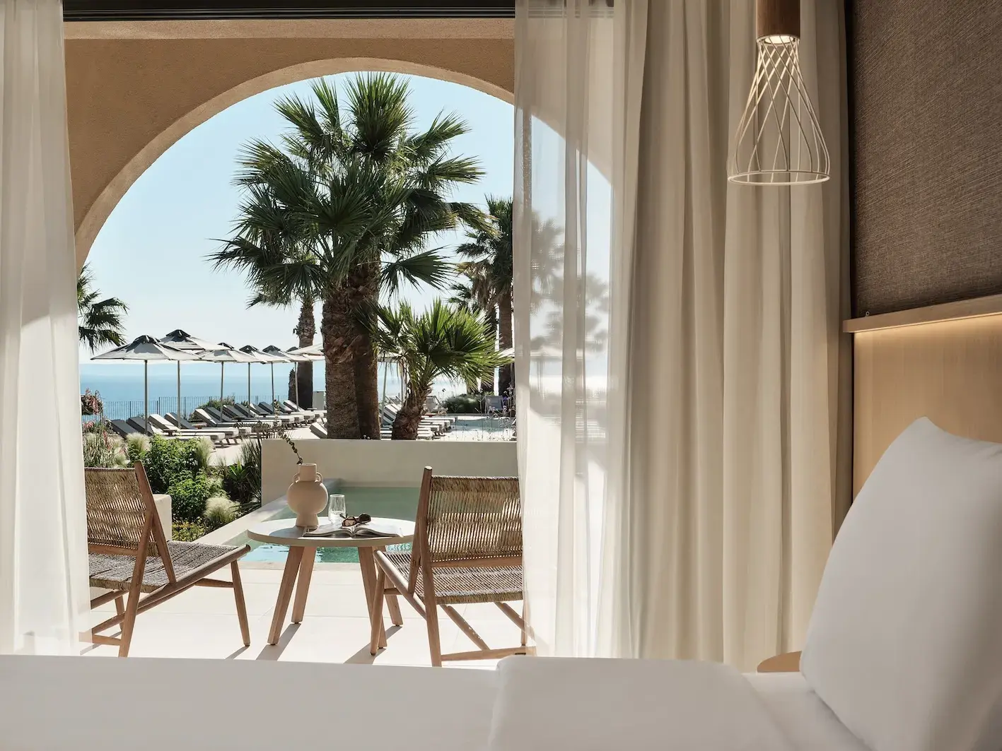 cora_hotel_resort_chalkidiki_onebedroom_suite_seaview_private_pool